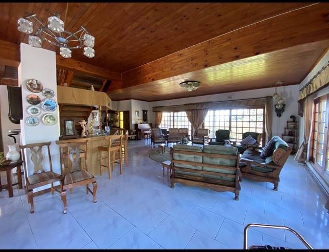6 BEDROOM HOUSE FOR SALE IN WINKLESPRUIT